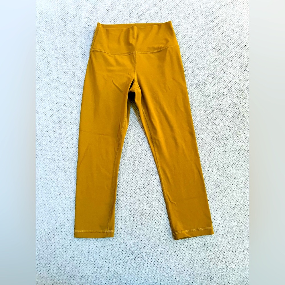 Athleta Transcend Women’s Small Tuscan Gold High Rise Slim Fit Capri Leggings
